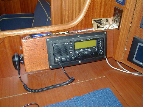 The control head of the ICOM 710RT.