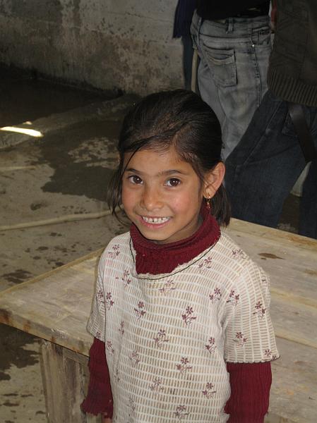 IMG_2874.JPG - A very cute local girl.