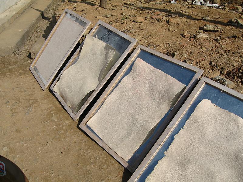 IMG_2899.JPG - Some more sheets, drying in the sun outside.