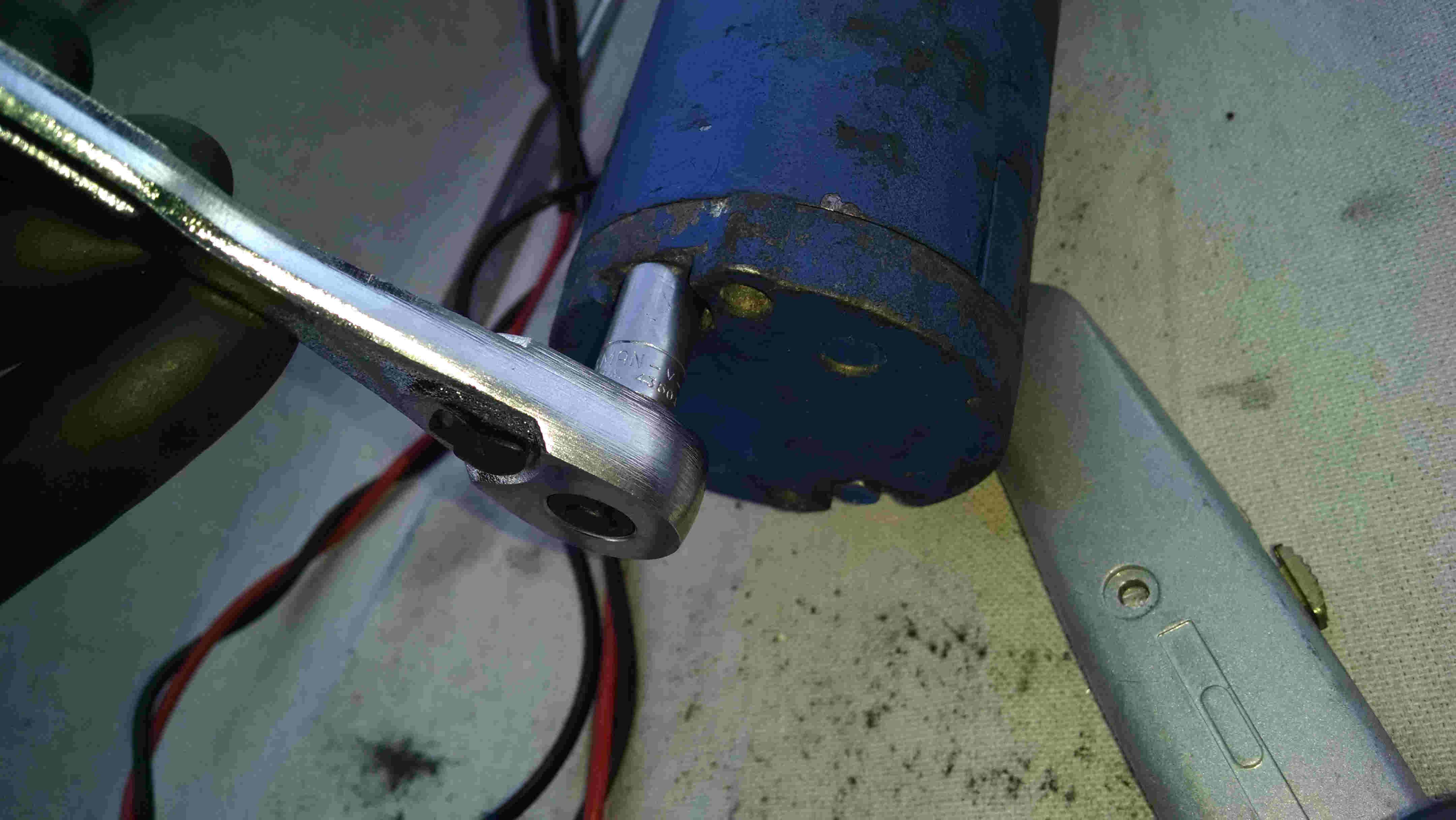 Unscrewing 8mm bolts
